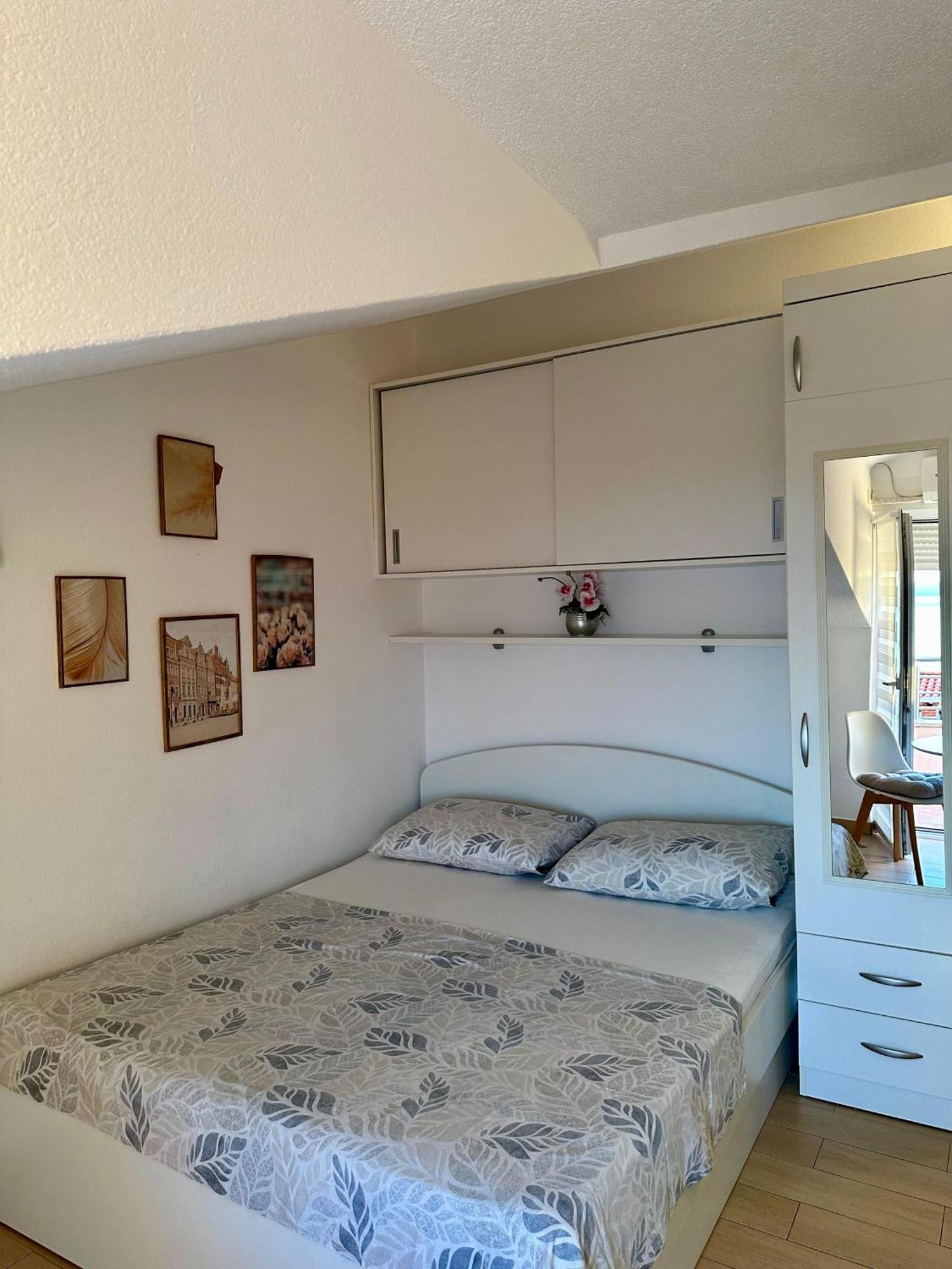 Sara Apartman *